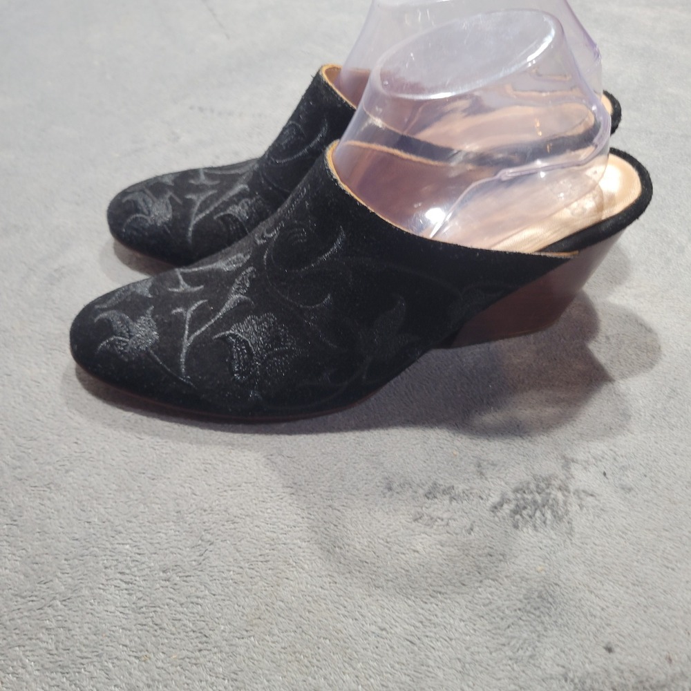Huma Blanco Mules Womens 11 Black Suede Floral Embroidered Wood Wedge Slide Peru